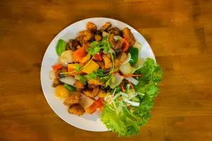 Bàn tiệc cá tầm chuẩn phong cách nhà hàng